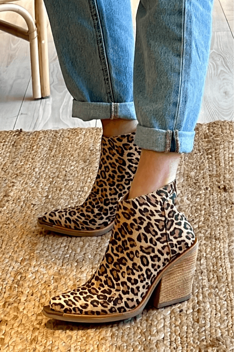 Saar™ | Elegant Cowboy Boots
