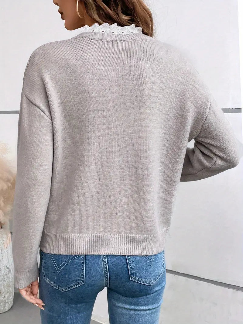 LindenBoutique® | Chique Gebreide Trui met Elegante Kantkraag